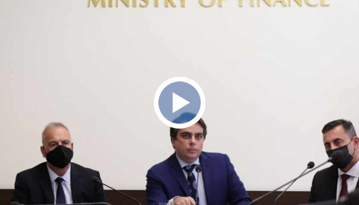 Минималната пенсия ще се повиши от 300 на 340 лв. максималната от 1 440 на 1 500 лв., а социалната от 158 на 170 лв.