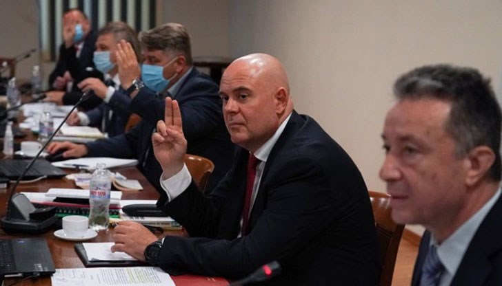 Гешев: С отстраняването ми искат да овладеят съдебната власт Гешев: С отстраняването ми искат да овладеят съдебната власт