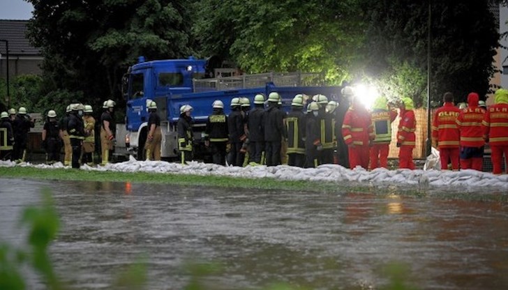 Армията помага за справяне с бедственото положение Армията помага за справяне с бедственото положение