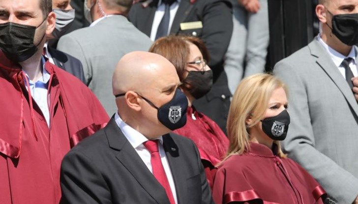 В него се казва, че Гешев е „извършил груби нарушения на закона и европейските стандарти в областта на наказателния процес”