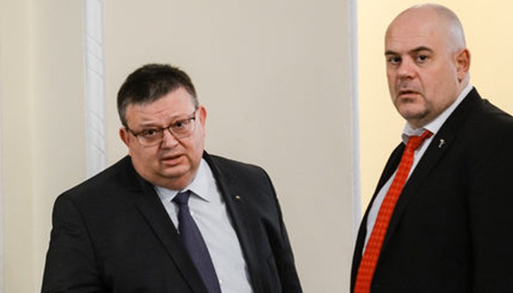 За повечето българи са ясни обвързаностите между Гешев, Цацаров и бившия депутат от ДПС