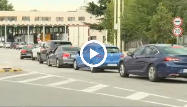 На граничния пункт от гръцка страна вече работят 4 гишета