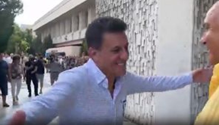 В качеството си на кмет бившият адвокат се замесва във всевъзможни корупционни скандали В качеството си на кмет бившият адвокат се замесва във всевъзможни корупционни скандали