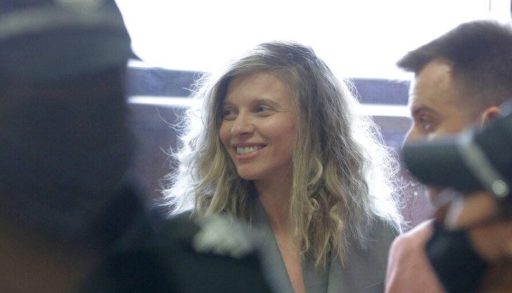 Пред спецсъда тя обяви, че се налага да организира нов екип адвокати, защото преди няколко дни прокуратурата косвено я свързала със списъка "Магнитски" Пред спецсъда тя обяви, че се налага да организира нов екип адвокати, защото преди няколко дни прокуратурата косвено я свързала със списъка "Магнитски"