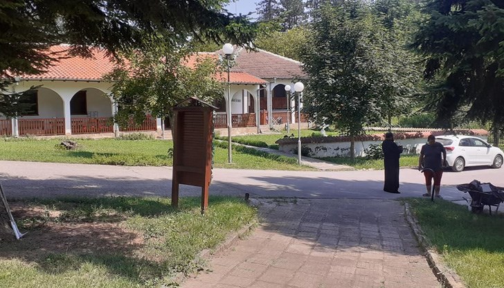 Поверието гласи, че в манастирите и църквите, носещи името на светицата, силите на лечебните води се увеличават