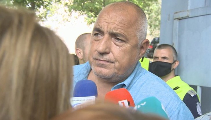 Борисов изглежда като невръстно детенце учуден, че законите могат да важат и за него Борисов изглежда като невръстно детенце учуден, че законите могат да важат и за него