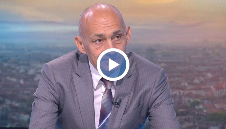 "Сделката е политически защитена, защото участвайки международни и световни банки, помагат да няма политически натиск“, посочи представителят на „Еврохолд“, придобил ЧЕЗ България