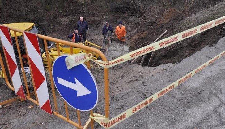 Въпреки масовото разкопаване на улици, което предстои, от ВиК ще оросяват с вода строителните площадки Въпреки масовото разкопаване на улици, което предстои, от ВиК ще оросяват с вода строителните площадки