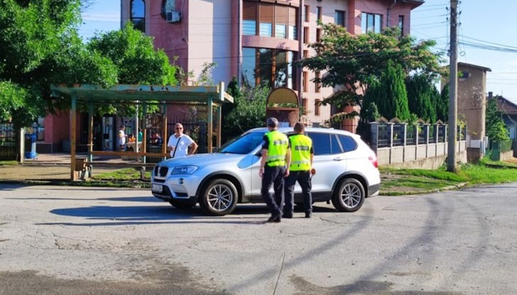 За разпит са отведени десетина мъже