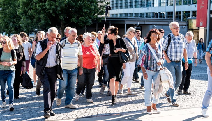 Гидовете на летовници от екзотични дестинации с двойно по-висока надница Гидовете на летовници от екзотични дестинации с двойно по-висока надница