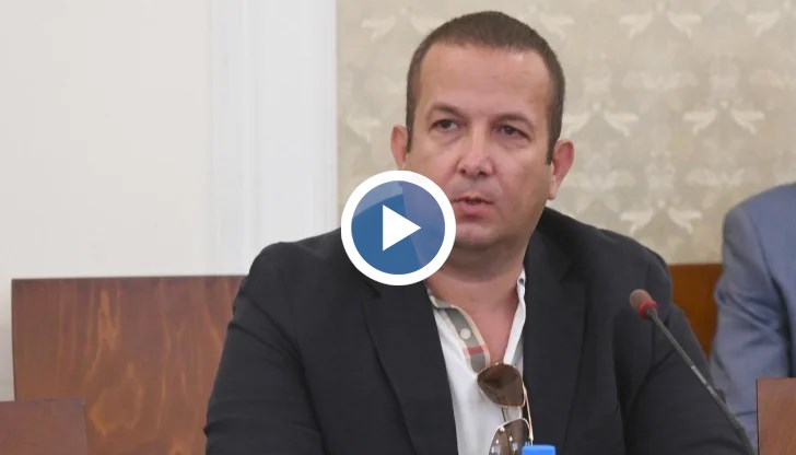 Ние, обикновените хора, ги знаем тия, които купуват гласове във всяко село и град!