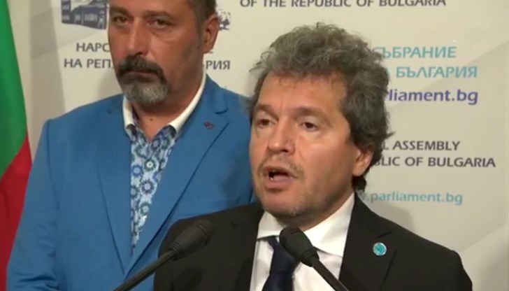 От ИТН народ обявиха, че са готови със състава на кабинета и очакват мандата на президента, а името на кандидата за премиер ще обявят при представянето на правителството в парламента От ИТН народ обявиха, че са готови със състава на кабинета и очакват мандата на президента, а името на кандидата за премиер ще обявят при представянето на правителството в парламента