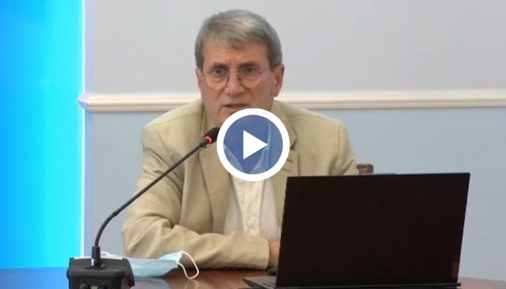 Шефът на НЦОЗА доц. Христо Хинков заяви, че управлението на кризата е по-скоро политическо, отколкото медицинско