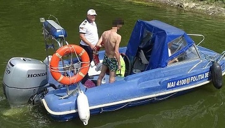 Той е бил хванат от граничните власти в Гюргево, след като е викал за помощ