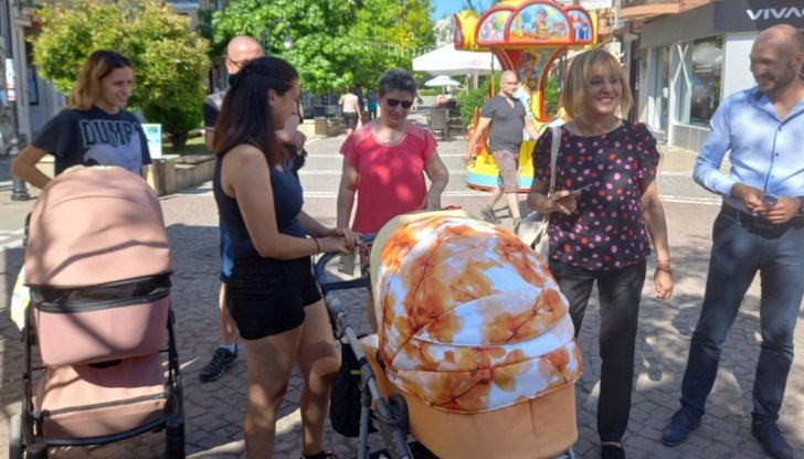 Промените включват и увеличаване размера на майчинството през втората година