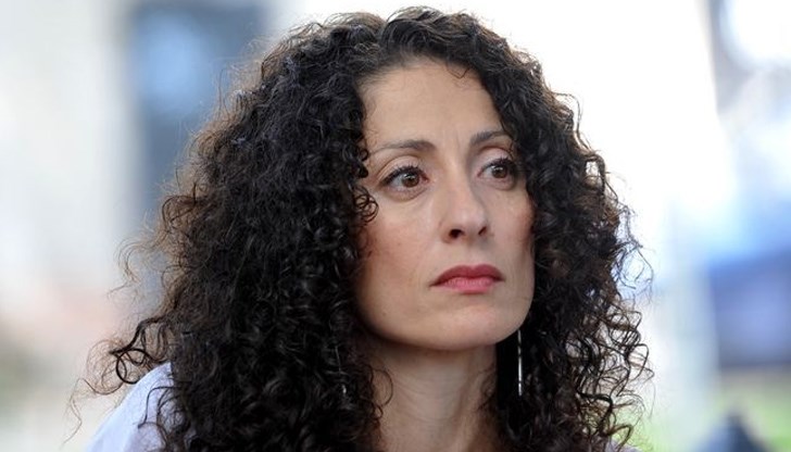 Според подписката тя свързвана с монопола над аудио съдържанието в електронните медии