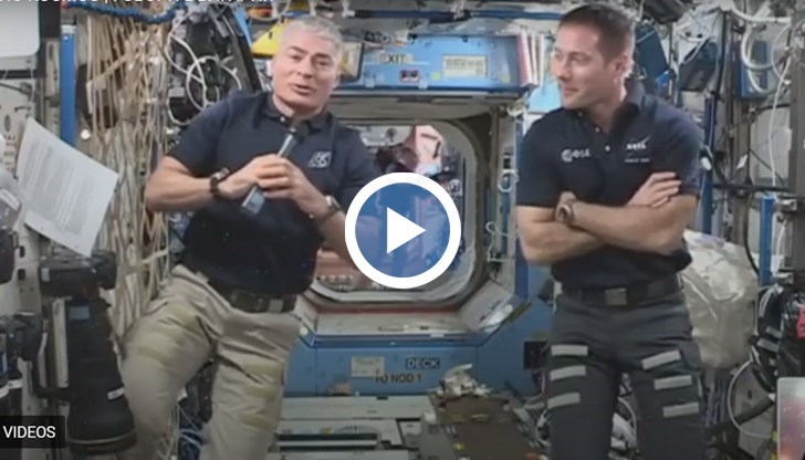 Деца в директна видеоконферентна връзка с астронавти от Международната космическа станция