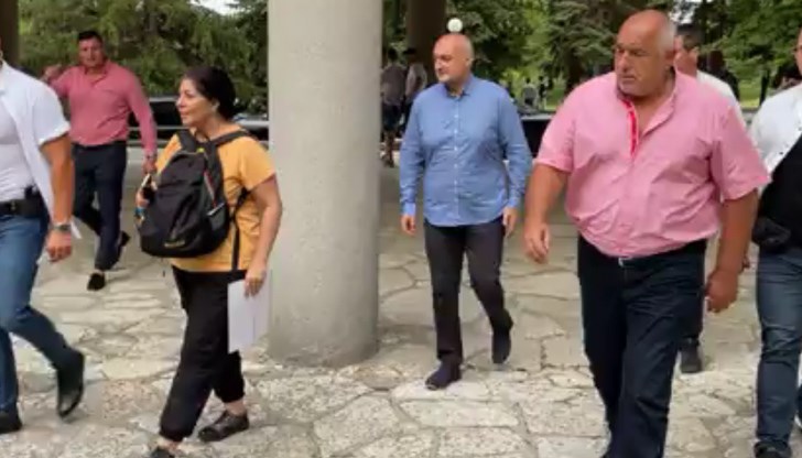 Тя е  готова да избухне и да се разпадне в Негово име