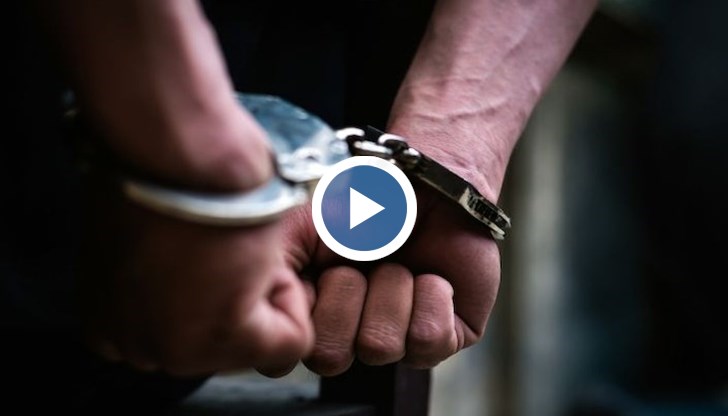 Трима души са задържани при спецакция на полицията в Бургас