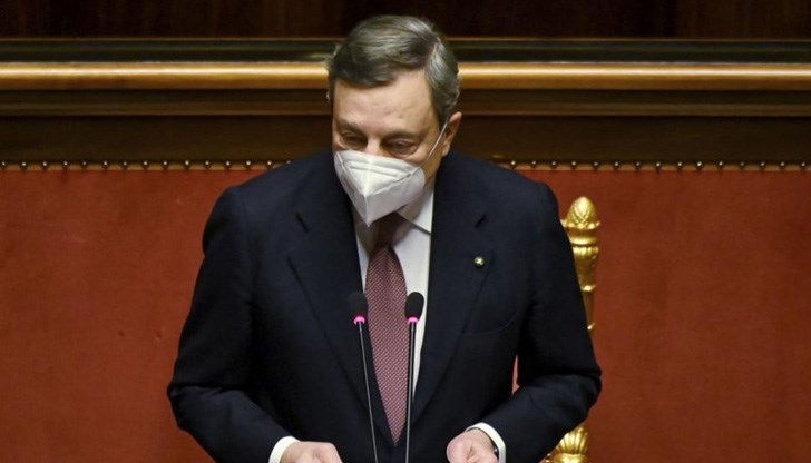 Това се прави, за да бъде предотвратена евентуална вълна на Делта варианта