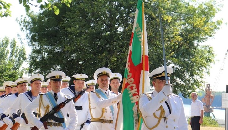 По традиция тържествата започват от Русе, люлката на родното военно морячество