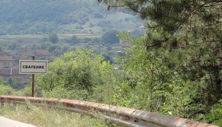 Жители на Сваленик протестират срещу лошото състояние на пътя към селото