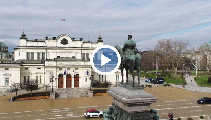 Целта на консултациите, както беше заявено, е да се провери има ли сближаване на позициите и принципите им, така че да се стигне до работещо редовно правителство