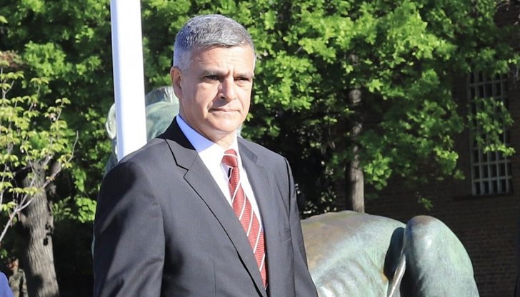 Все още не е получил такава покана Все още не е получил такава покана