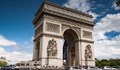 Опаковат Триумфалната арка в Париж в памет на Христо Явашев - Кристо