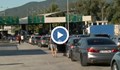 Опашки от коли на "Кулата", въпреки бушуващите пожари в Гърция