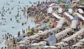 Липсата на чадъри и паркинги тормози летовниците по морето