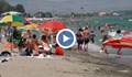Напливът към българското Черноморие не спира, боеве за чадъри и шезлонги