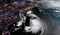 Ураганът "Хенри" връхлита САЩ