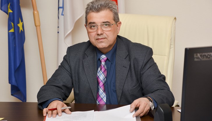 Заместник-кметът на Община Русе по "Комунални дейности" Димитър Недев отговори на гневната публикация в социалните мрежи на русенката Ивелина Петкова