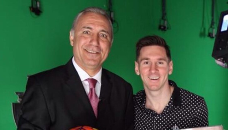 От една "Златна топка" за друга "Златна топка"!, гласи пожеланието на Стоичков към футболната звезда