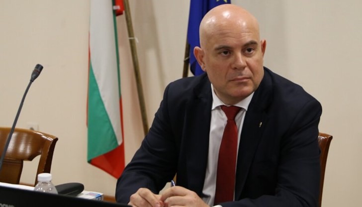 Аз не отговарям за конкретната работа на конкретни прокурори, още по-малко по конкретни съдени производства, отсече главният прокурор Аз не отговарям за конкретната работа на конкретни прокурори, още по-малко по конкретни съдени производства, отсече главният прокурор