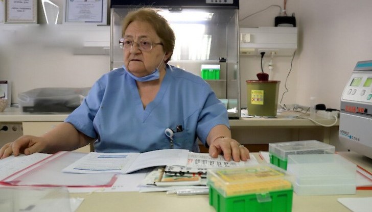 Очевидно тази вълна се асоциира с индийския вариант -  гърлобол, хрема, тук-там висока температура