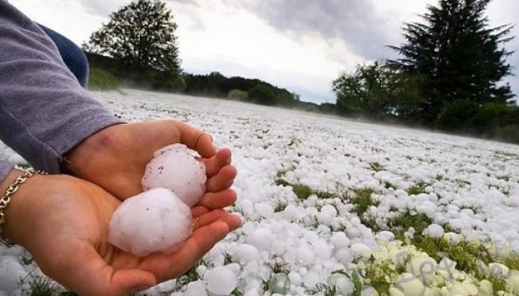 Прокуратурата ще разследва имало ли е разрешение или забрана да се изстрелят ракети срещу градоносните облаци