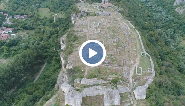 Червен е една от малкото български крепости, които не са се предали на османските завоеватели. Но хората са платили висока цена за своето свободолюбие
