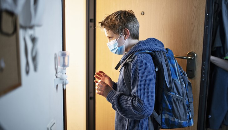 Родители искат сами да взимат решение дали децата да се обучават онлайн или присъствено