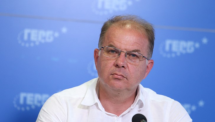 Имам чувството, че най-важно е да се гласува актуализацията на кабинета, след това да се разпусне парламента, каза Чолаков Имам чувството, че най-важно е да се гласува актуализацията на кабинета, след това да се разпусне парламента, каза Чолаков