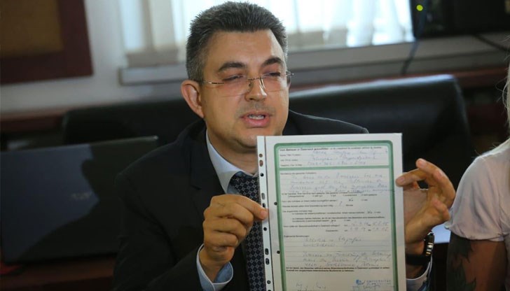 Не съм абсолвент, а специализант на университета Алпе Адрия в Клагенфурт