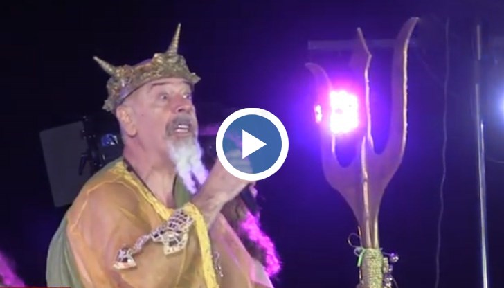 Нептун извърши водно кръщене на деца от селото