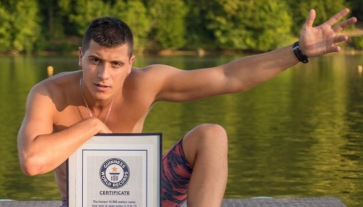 Целта му е да преплува 181 км Целта му е да преплува 181 км