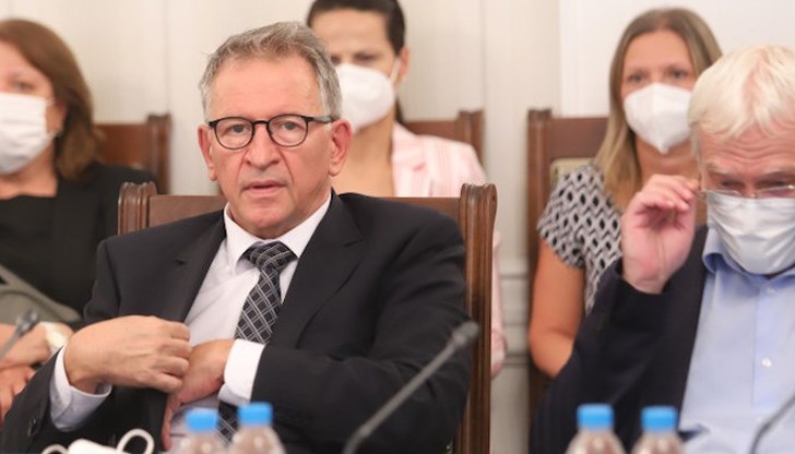 Вероятно следващите дни ще обявим мерките срещу разпространението от коронавирус, заяви Кацаров