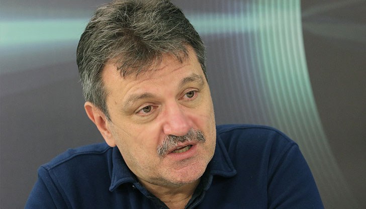 Шансът за страничен ефект от ваксина е сравним с шестица от тотото, стана ясно от думите на пулмолога