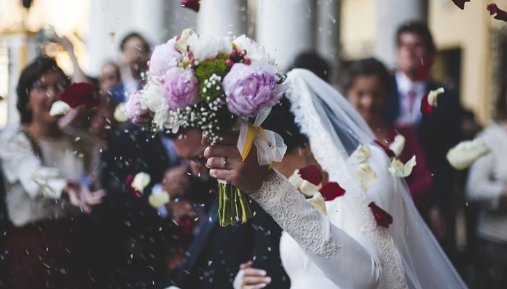 Със завръщането на гастарбайтерите за летните отпуски, са се увеличили и тържествата за рождени дни, сватби и семейни събирания. И случаите рязко са скочили. Със завръщането на гастарбайтерите за летните отпуски, са се увеличили и тържествата за рождени дни, сватби и семейни събирания. И случаите рязко са скочили.