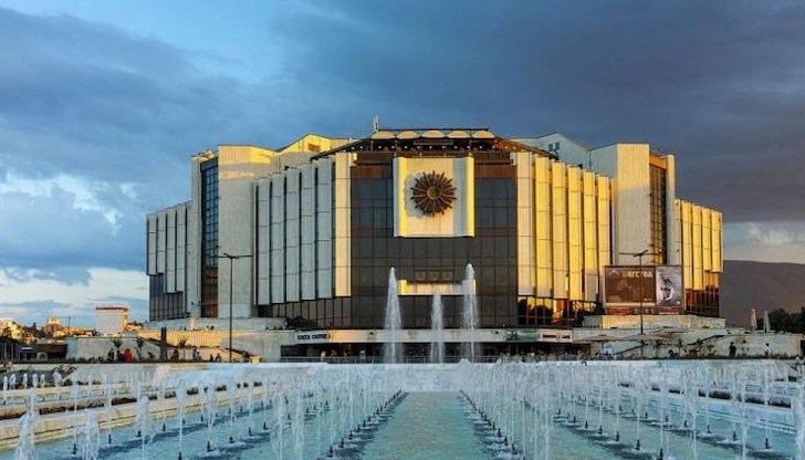 Съветът на директорите на НДК е взел решение да депозира своите молби за освобождаване до министъра на културата Съветът на директорите на НДК е взел решение да депозира своите молби за освобождаване до министъра на културата