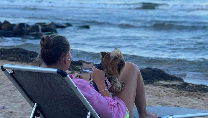 Повечето народни избраници обаче палят в петък вечер колите към брега за уикенда Повечето народни избраници обаче палят в петък вечер колите към брега за уикенда