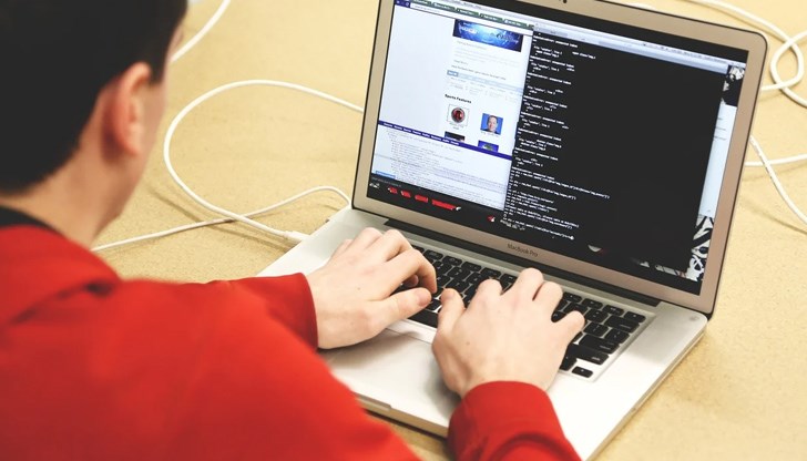 Бандата се занимавала и с компютърни престъпления